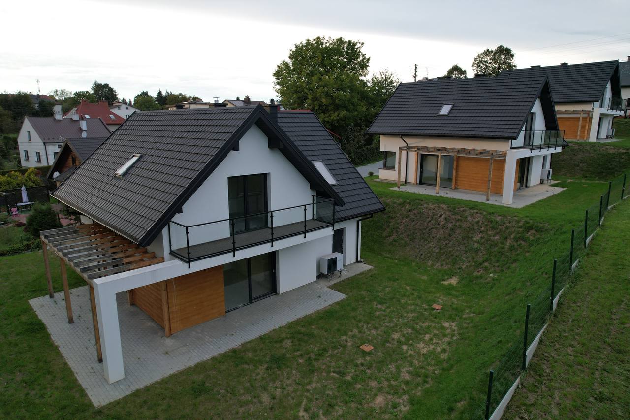 Jarowa House - Ogród i taras